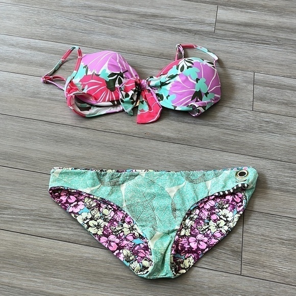 MAAJI & NANETTE LEPORE Mix and Match Floral Print Bikini Reversible Bottom M - Picture 2 of 11